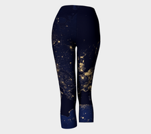 Load image into Gallery viewer, The World is Yours Bold Capri