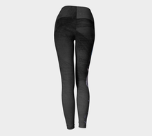 Load image into Gallery viewer, Feather Heart Bold Legging