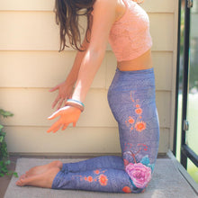 Load image into Gallery viewer, Fearless Rose Bold Legging (Purple)
