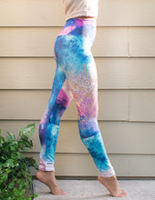 Load image into Gallery viewer, Earth and Love Tribal Bold Legging
